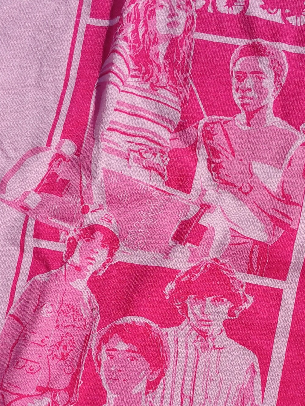 Stranger Things Pink Graphic Tee Shirt T-shirt Top girls size 10-12 New nwot